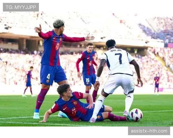 拉莫斯精准射门建功,助球队逆转取胜,状态回暖展现超级后卫进攻威力 拉莫斯精准射门建功,助球队逆转取胜,状态回暖展现超级后卫进攻威力