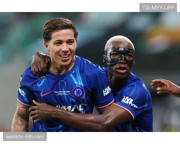 恩佐在切尔西体系中的战术定位解析 恩佐在切尔西体系中的战术定位解析