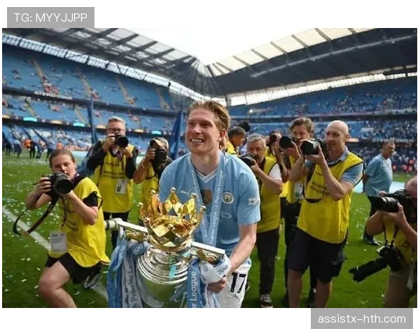 德布劳内与同期中场核心对比：谁是时代第一