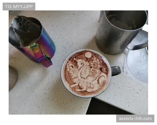 恩佐·费尔南德斯又发图了，随手一杯咖啡像富豪日常，我的泡面情何以堪